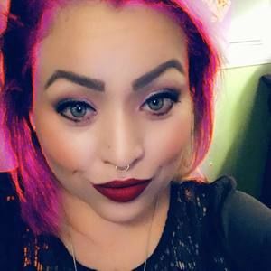 Meet your Posher, Claudia